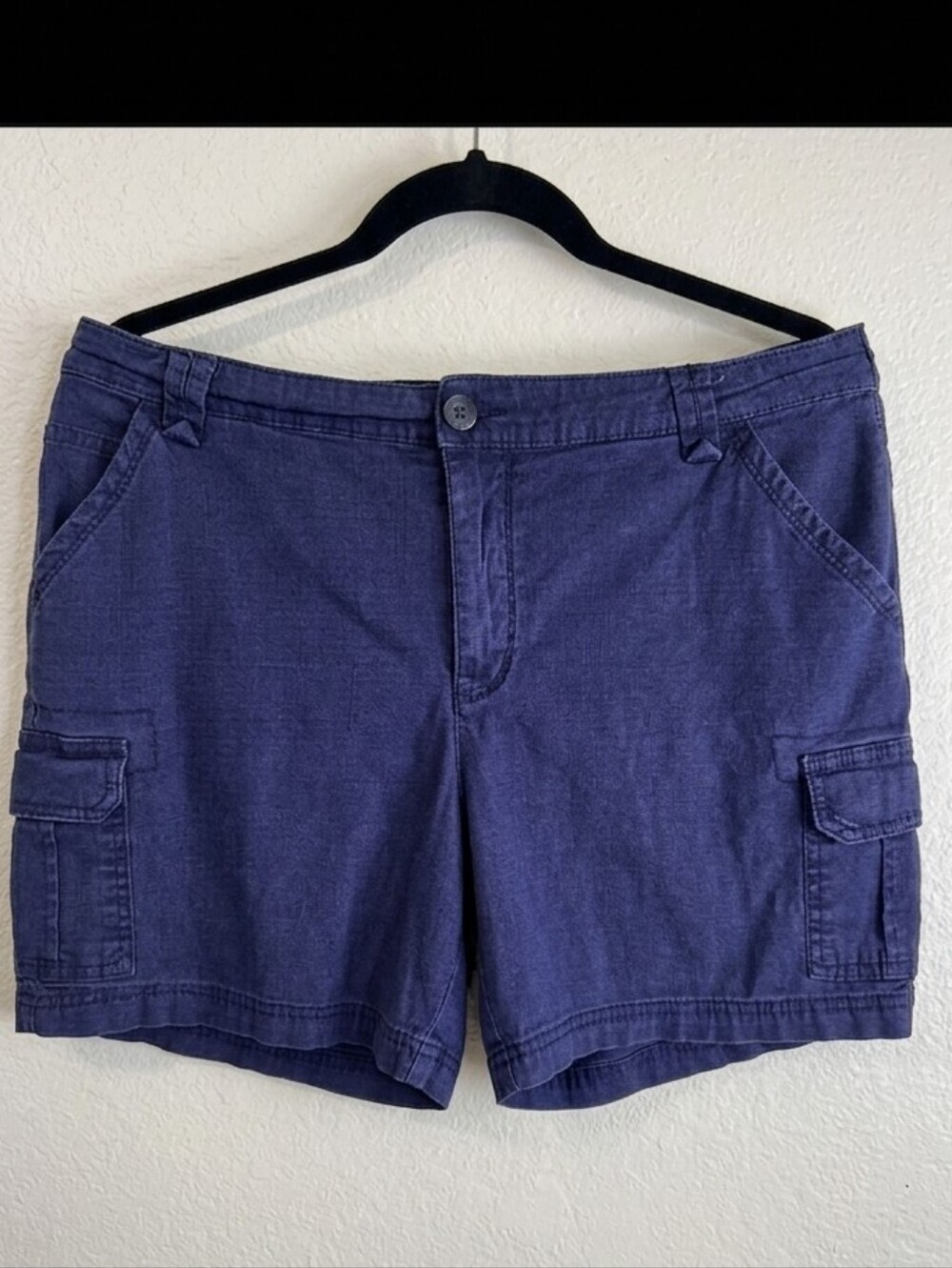 St Johns Bay Women Sz 12 Navy Cargo Shorts Many Pockets Belt Loops Elastic Waist